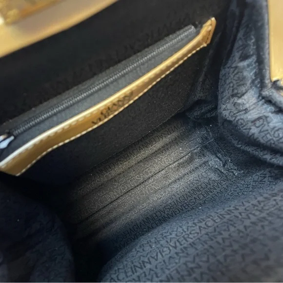 ✨💎VINTAGE💎✨RARE GIANNI VERSACE SUNBURST BAG IN ENAMEL COAT W/DUSTY AND GIFT! - Picture 4 of 6